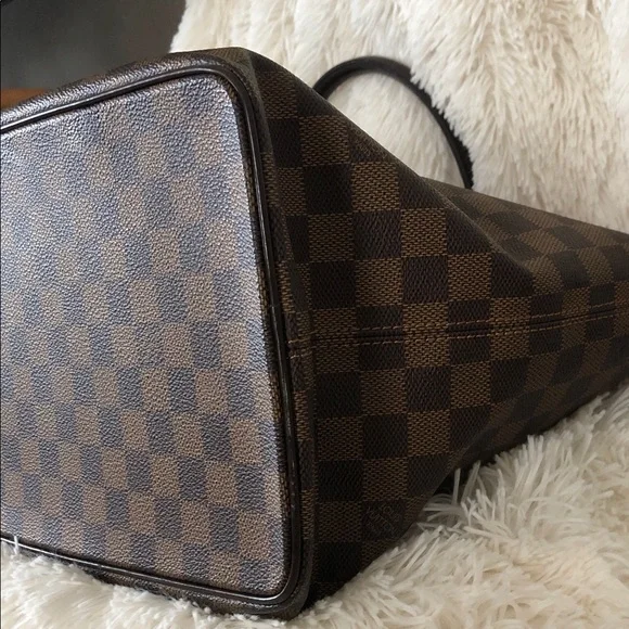 Louis Vuitton Saleya MM - Picture 13 of 15